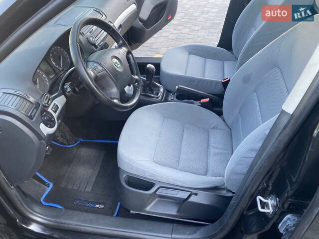 Чорний Шкода Октавія, об'ємом двигуна 1.6 л та пробігом 265 тис. км за 5600 $, фото 19 на Automoto.ua