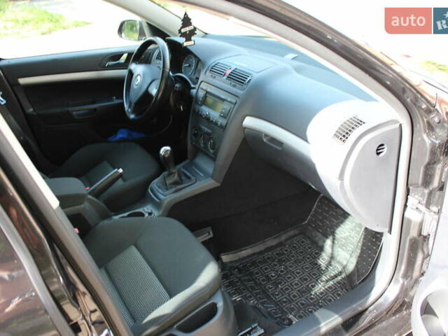 Черный Шкода Октавия, объемом двигателя 1.6 л и пробегом 212 тыс. км за 6500 $, фото 10 на Automoto.ua