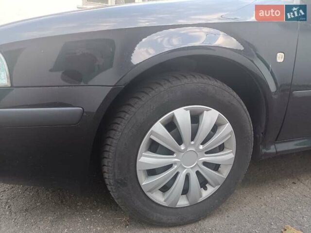 Чорний Шкода Октавія, об'ємом двигуна 1.6 л та пробігом 274 тис. км за 4850 $, фото 16 на Automoto.ua