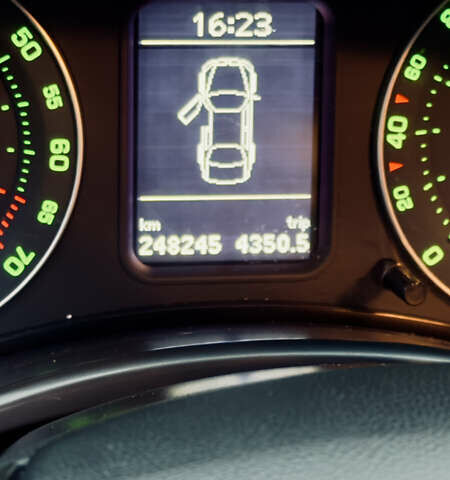 Чорний Шкода Октавія, об'ємом двигуна 1.6 л та пробігом 248 тис. км за 8300 $, фото 6 на Automoto.ua