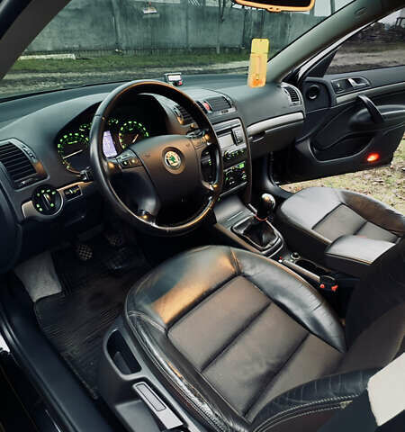 Чорний Шкода Октавія, об'ємом двигуна 1.6 л та пробігом 248 тис. км за 8300 $, фото 2 на Automoto.ua