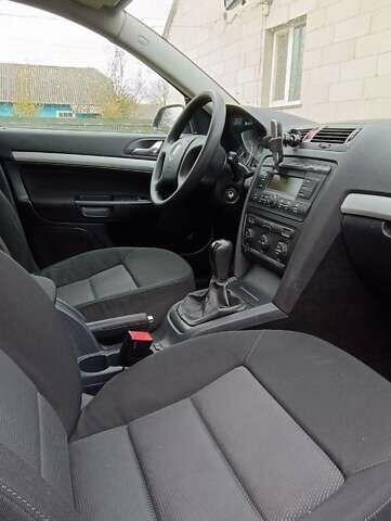 Шкода Октавия 2006 в Ратно на Automoto.ua Черный Шкода Октавия, объемом двигателя 1.6 л и пробегом 292 тыс. км за 6400 $, фото 2 на Automoto.ua