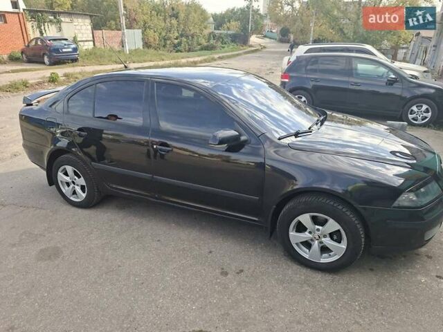 Черный Шкода Октавия, объемом двигателя 1.6 л и пробегом 155 тыс. км за 5300 $, фото 2 на Automoto.ua