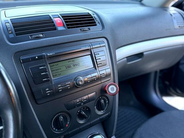 Шкода Октавія 2006 у Гадяче на Automoto.ua Чорний Шкода Октавія, об'ємом двигуна 2 л та пробігом 274 тис. км за 6000 $, фото 7 на Automoto.ua