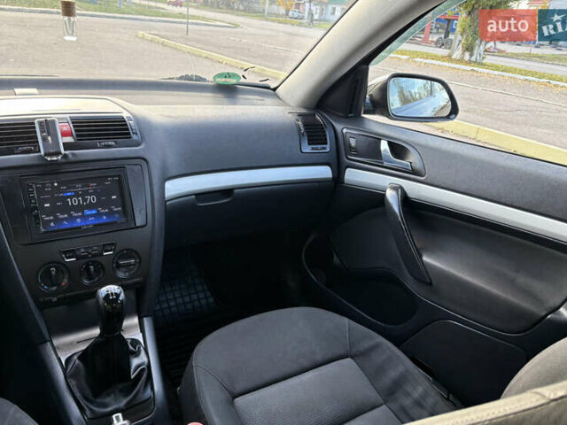 Чорний Шкода Октавія, об'ємом двигуна 1.6 л та пробігом 208 тис. км за 5999 $, фото 39 на Automoto.ua