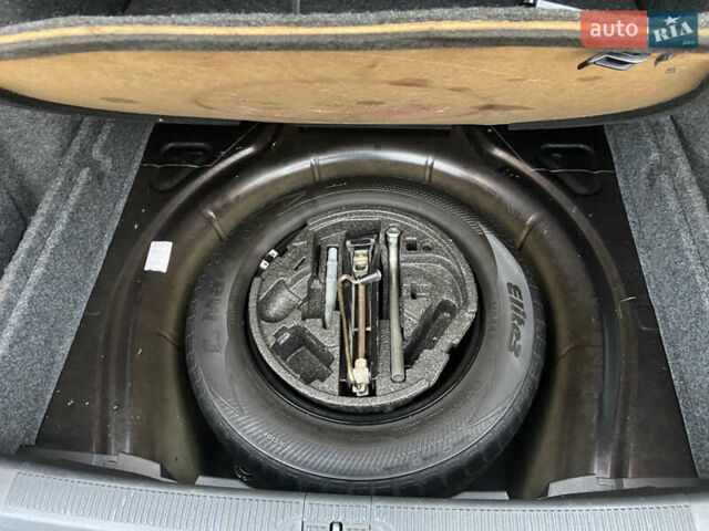 Черный Шкода Октавия, объемом двигателя 1.6 л и пробегом 221 тыс. км за 6300 $, фото 9 на Automoto.ua