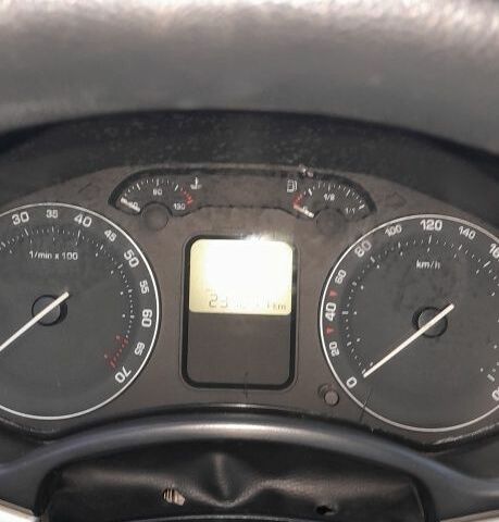 Черный Шкода Октавия, объемом двигателя 1.6 л и пробегом 260 тыс. км за 7400 $, фото 19 на Automoto.ua