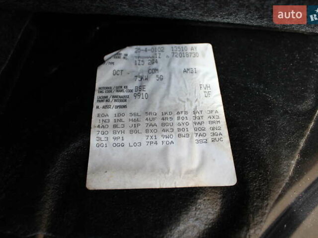 Черный Шкода Октавия, объемом двигателя 1.6 л и пробегом 212 тыс. км за 6600 $, фото 11 на Automoto.ua