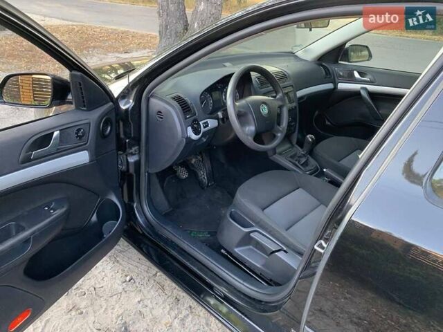 Чорний Шкода Октавія, об'ємом двигуна 1.6 л та пробігом 202 тис. км за 5650 $, фото 9 на Automoto.ua