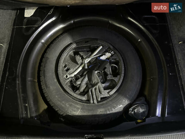 Черный Шкода Октавия, объемом двигателя 2 л и пробегом 298 тыс. км за 6700 $, фото 58 на Automoto.ua