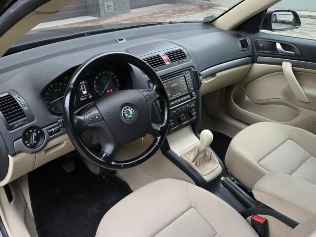 Черный Шкода Октавия, объемом двигателя 1.6 л и пробегом 256 тыс. км за 6300 $, фото 19 на Automoto.ua