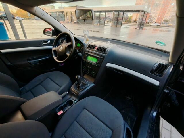 Черный Шкода Октавия, объемом двигателя 1.6 л и пробегом 253 тыс. км за 6200 $, фото 17 на Automoto.ua