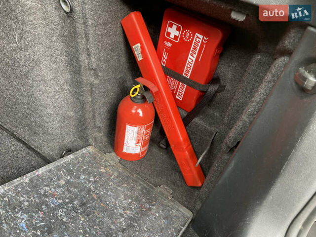 Черный Шкода Октавия, объемом двигателя 1.6 л и пробегом 210 тыс. км за 6500 $, фото 23 на Automoto.ua