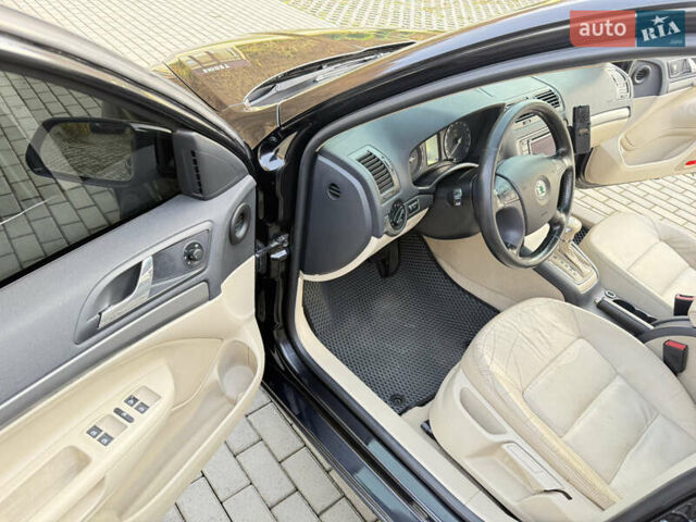 Черный Шкода Октавия, объемом двигателя 1.97 л и пробегом 340 тыс. км за 6900 $, фото 12 на Automoto.ua