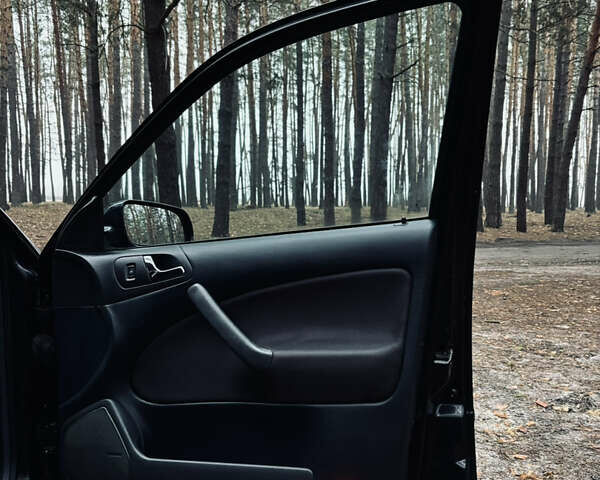 Черный Шкода Октавия, объемом двигателя 1.6 л и пробегом 217 тыс. км за 5999 $, фото 30 на Automoto.ua