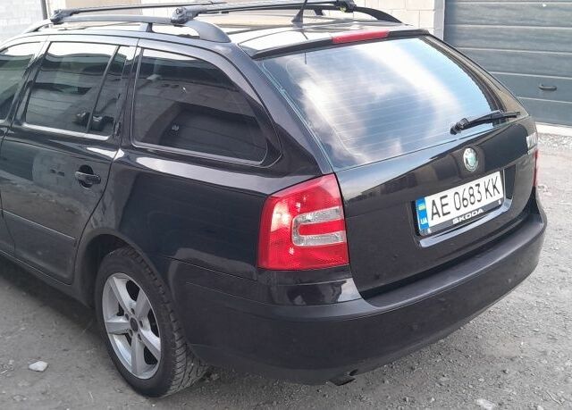 Черный Шкода Октавия, объемом двигателя 1.6 л и пробегом 260 тыс. км за 7400 $, фото 5 на Automoto.ua