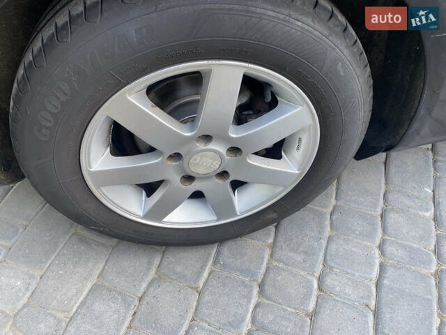 Чорний Шкода Октавія, об'ємом двигуна 1.6 л та пробігом 265 тис. км за 5600 $, фото 43 на Automoto.ua