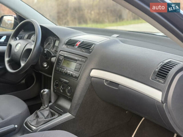 Черный Шкода Октавия, объемом двигателя 1.6 л и пробегом 193 тыс. км за 6200 $, фото 19 на Automoto.ua