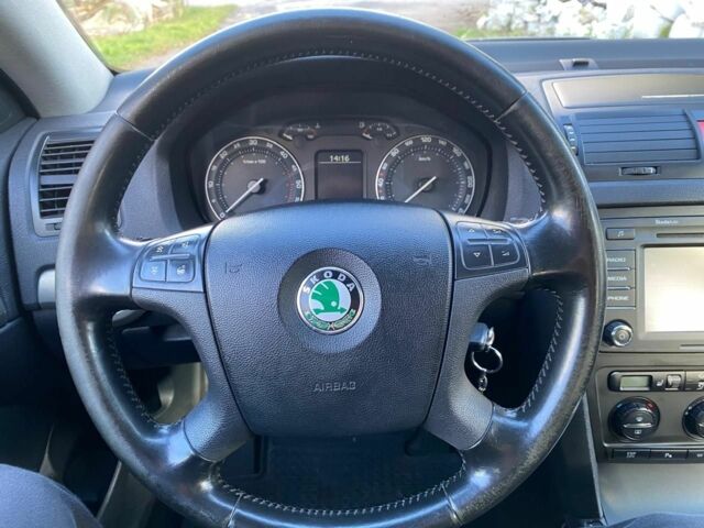 Черный Шкода Октавия, объемом двигателя 2 л и пробегом 300 тыс. км за 3300 $, фото 9 на Automoto.ua