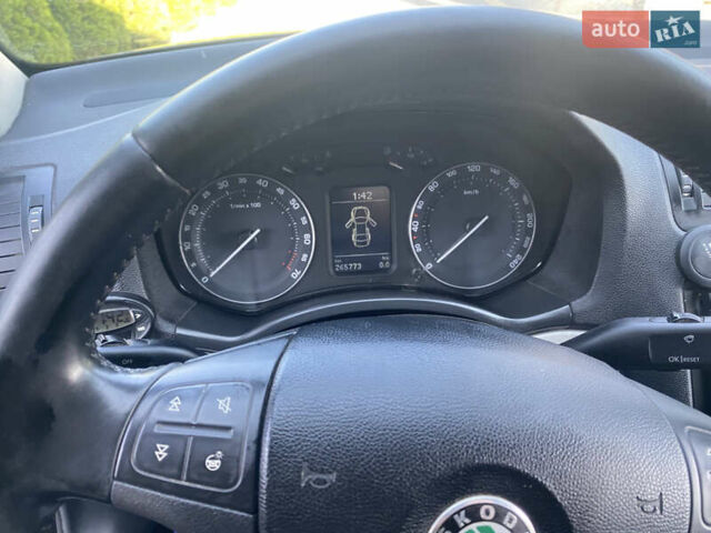 Чорний Шкода Октавія, об'ємом двигуна 1.6 л та пробігом 265 тис. км за 5600 $, фото 25 на Automoto.ua