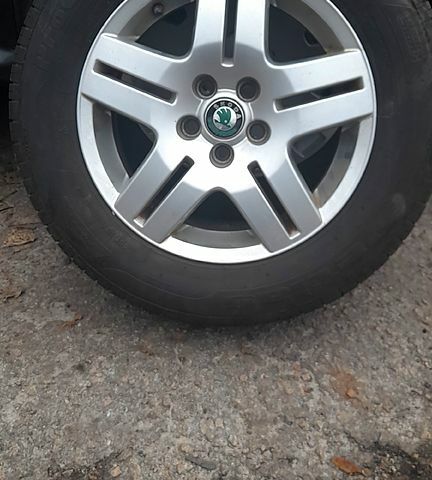 Черный Шкода Октавия, объемом двигателя 1.6 л и пробегом 229 тыс. км за 6300 $, фото 8 на Automoto.ua