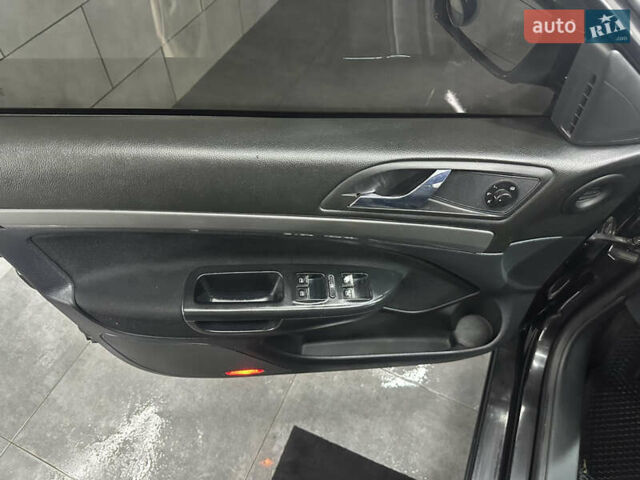 Черный Шкода Октавия, объемом двигателя 2 л и пробегом 298 тыс. км за 6700 $, фото 49 на Automoto.ua