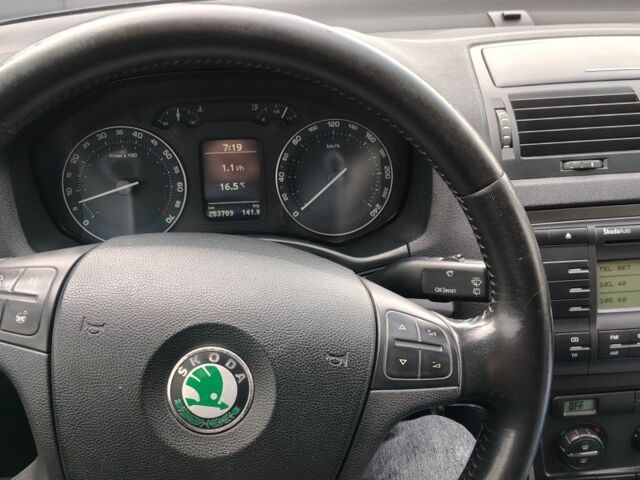 Чорний Шкода Октавія, об'ємом двигуна 2 л та пробігом 260 тис. км за 6200 $, фото 7 на Automoto.ua