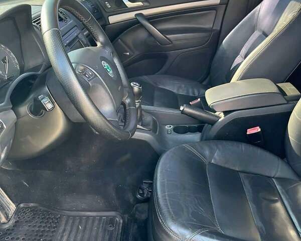 Черный Шкода Октавия, объемом двигателя 2 л и пробегом 339 тыс. км за 4800 $, фото 10 на Automoto.ua