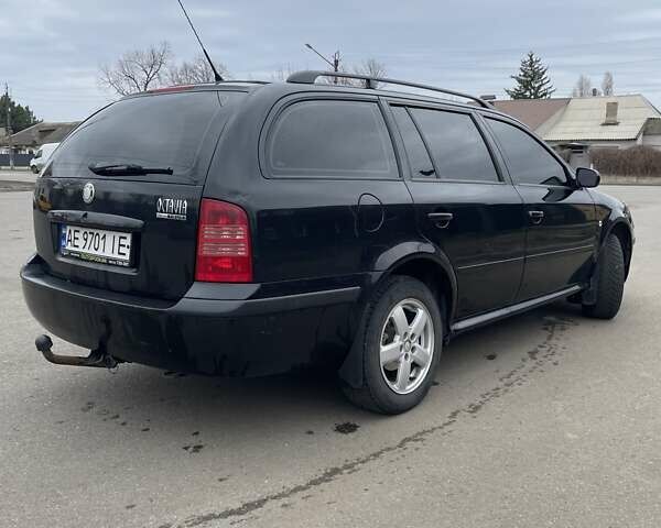 Черный Шкода Октавия, объемом двигателя 1.78 л и пробегом 303 тыс. км за 5000 $, фото 4 на Automoto.ua