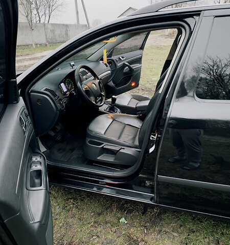 Чорний Шкода Октавія, об'ємом двигуна 1.6 л та пробігом 248 тис. км за 8300 $, фото 5 на Automoto.ua