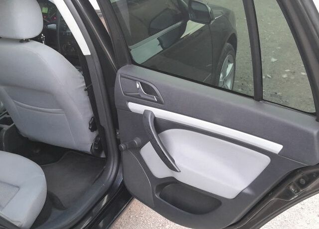 Черный Шкода Октавия, объемом двигателя 1.6 л и пробегом 260 тыс. км за 7400 $, фото 14 на Automoto.ua