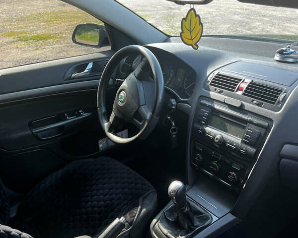 Черный Шкода Октавия, объемом двигателя 1.9 л и пробегом 285 тыс. км за 6500 $, фото 11 на Automoto.ua