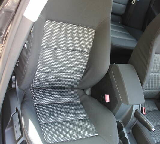 Черный Шкода Октавия, объемом двигателя 1.6 л и пробегом 212 тыс. км за 6600 $, фото 14 на Automoto.ua