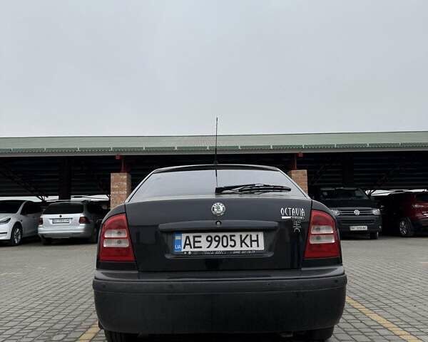 Черный Шкода Октавия, объемом двигателя 1.6 л и пробегом 207 тыс. км за 5100 $, фото 8 на Automoto.ua