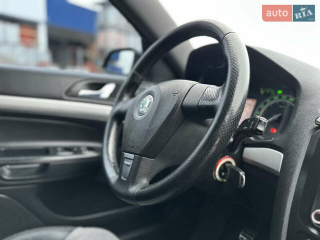 Чорний Шкода Октавія, об'ємом двигуна 2 л та пробігом 279 тис. км за 5999 $, фото 37 на Automoto.ua