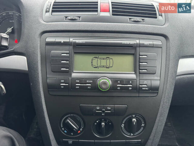 Черный Шкода Октавия, объемом двигателя 1.6 л и пробегом 251 тыс. км за 5800 $, фото 35 на Automoto.ua