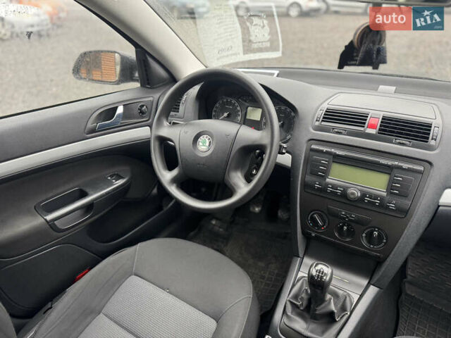 Черный Шкода Октавия, объемом двигателя 1.6 л и пробегом 251 тыс. км за 5800 $, фото 22 на Automoto.ua