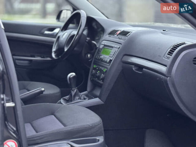 Черный Шкода Октавия, объемом двигателя 2 л и пробегом 250 тыс. км за 5999 $, фото 34 на Automoto.ua