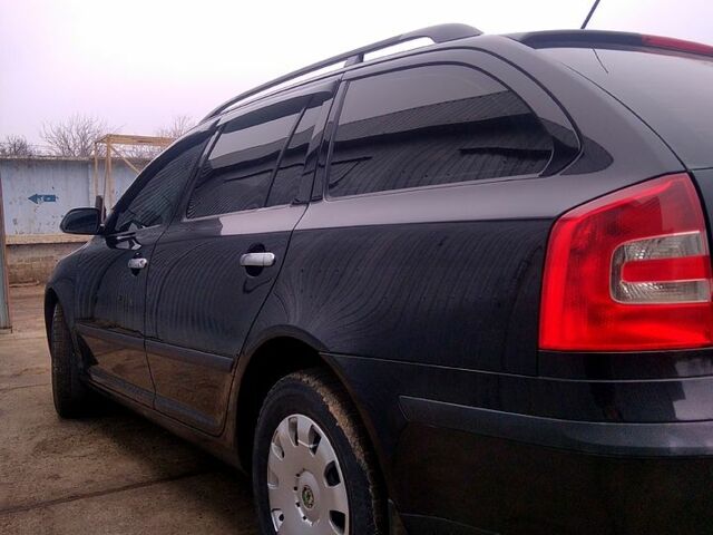 Черный Шкода Октавия, объемом двигателя 1.6 л и пробегом 225 тыс. км за 6900 $, фото 3 на Automoto.ua