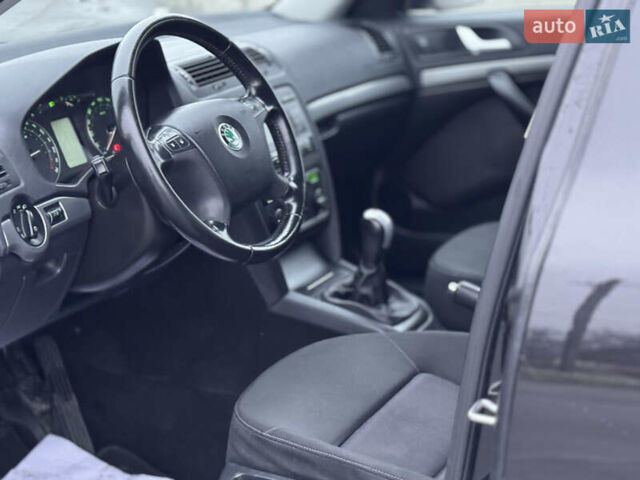 Черный Шкода Октавия, объемом двигателя 2 л и пробегом 250 тыс. км за 5999 $, фото 22 на Automoto.ua