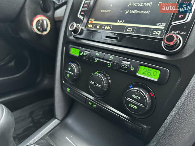 Чорний Шкода Октавія, об'ємом двигуна 2 л та пробігом 279 тис. км за 5999 $, фото 36 на Automoto.ua