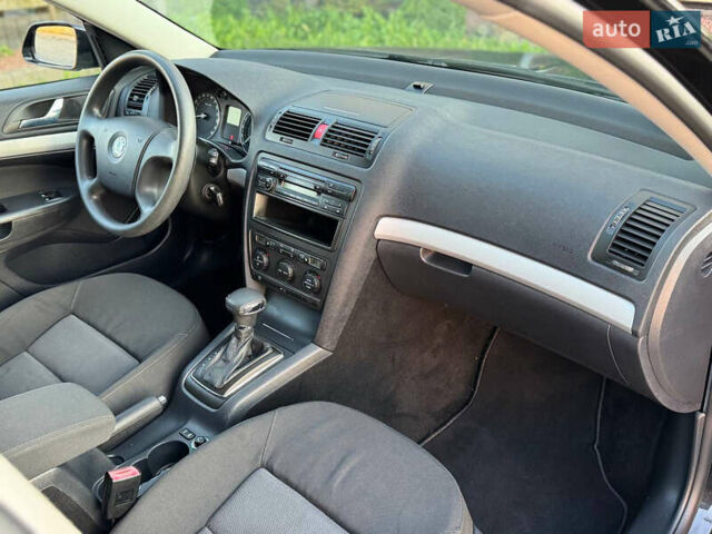 Чорний Шкода Октавія, об'ємом двигуна 1.6 л та пробігом 179 тис. км за 7399 $, фото 33 на Automoto.ua