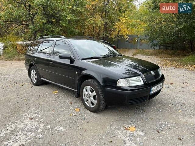 Черный Шкода Октавия, объемом двигателя 1.6 л и пробегом 270 тыс. км за 5800 $, фото 1 на Automoto.ua
