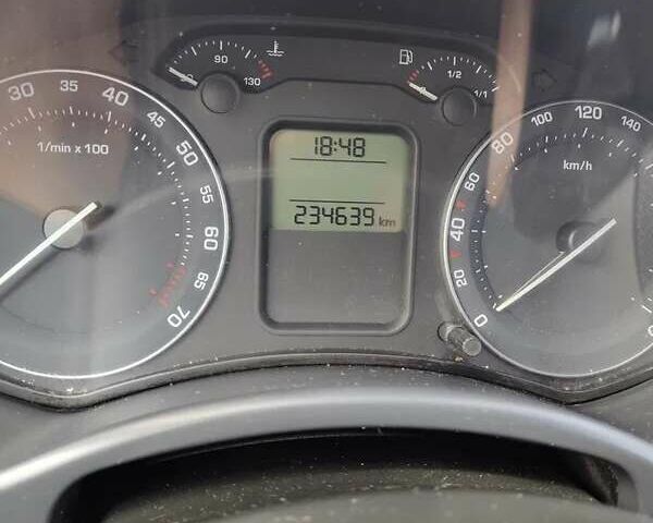 Черный Шкода Октавия, объемом двигателя 2 л и пробегом 234 тыс. км за 8100 $, фото 5 на Automoto.ua