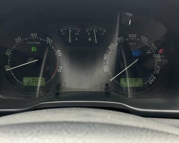 Черный Шкода Октавия, объемом двигателя 1.78 л и пробегом 303 тыс. км за 5000 $, фото 8 на Automoto.ua