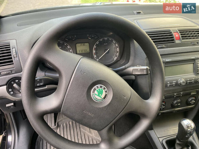 Черный Шкода Октавия, объемом двигателя 1.6 л и пробегом 210 тыс. км за 6500 $, фото 12 на Automoto.ua