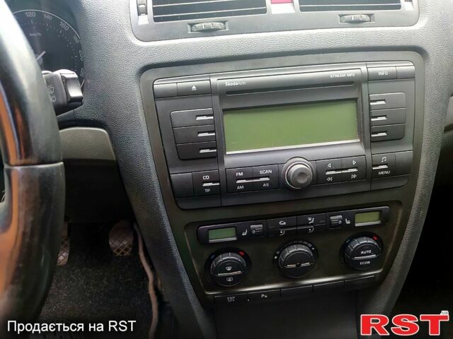 Шкода Октавия 2006 в Гадяче на Automoto.ua Черный Шкода Октавия, объемом двигателя 1.6 л и пробегом 197 тыс. км за 7600 $, фото 6 на Automoto.ua