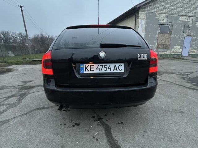 Черный Шкода Октавия, объемом двигателя 2 л и пробегом 286 тыс. км за 9000 $, фото 4 на Automoto.ua