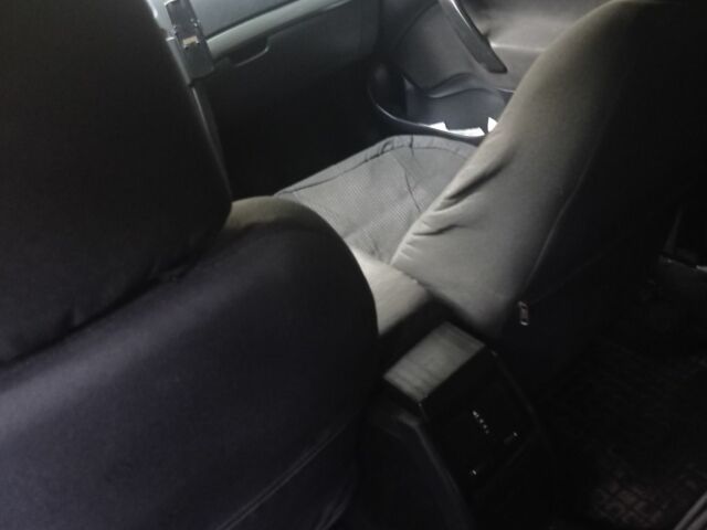 Чорний Шкода Октавія, об'ємом двигуна 2 л та пробігом 430 тис. км за 6000 $, фото 5 на Automoto.ua