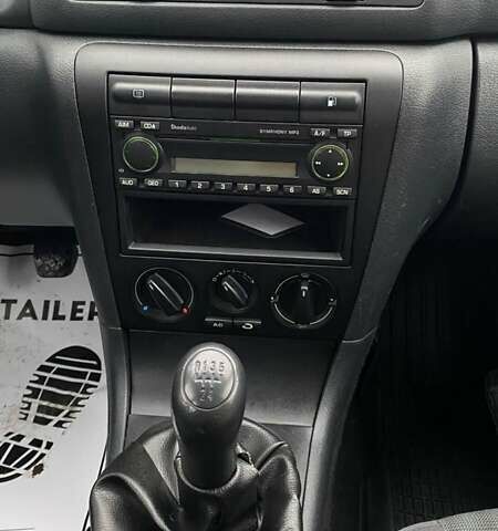 Черный Шкода Октавия, объемом двигателя 1.6 л и пробегом 206 тыс. км за 6300 $, фото 14 на Automoto.ua